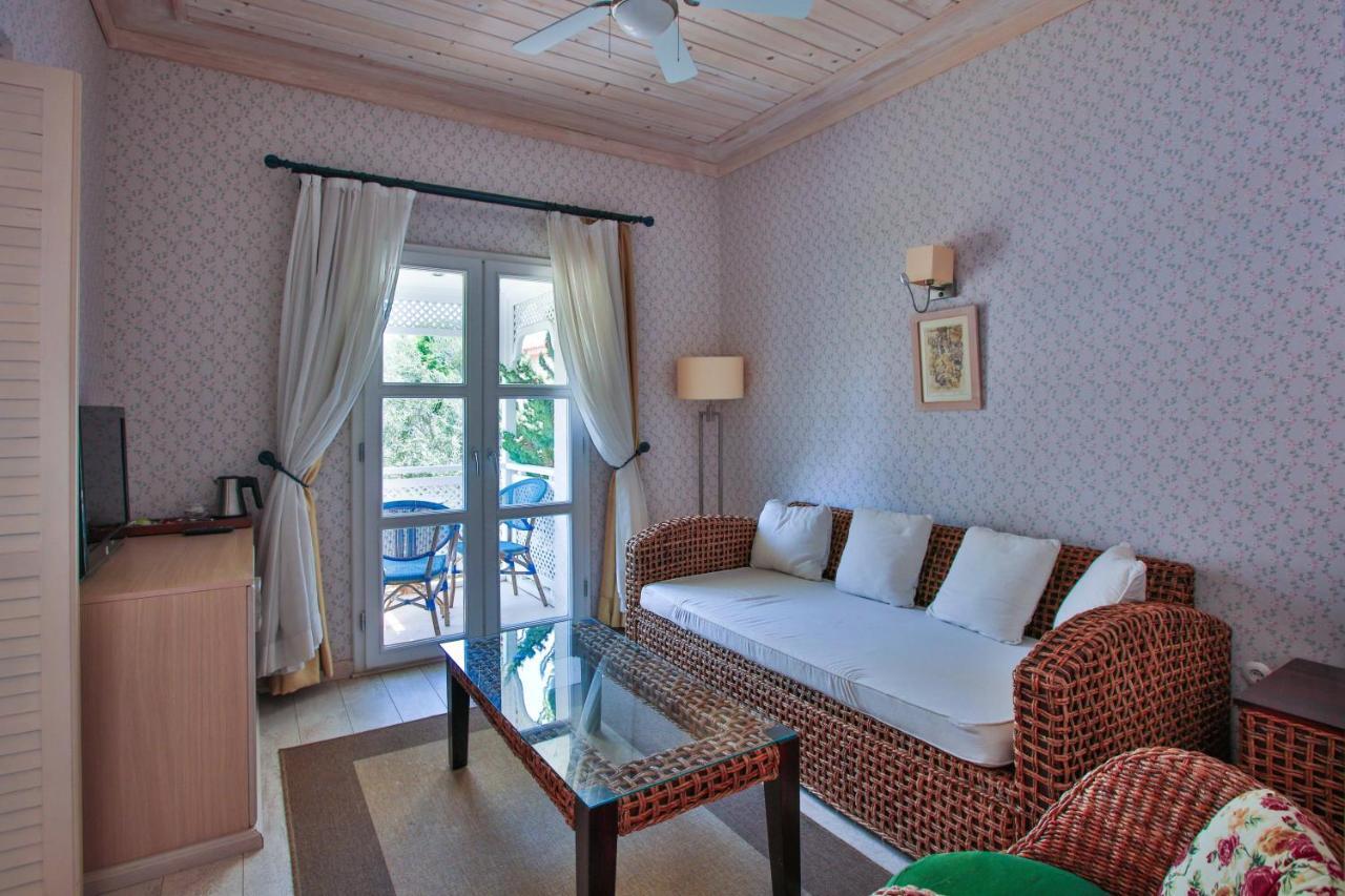 Casa Oliva Alacati - Adults Only 14 Plus Екстериор снимка